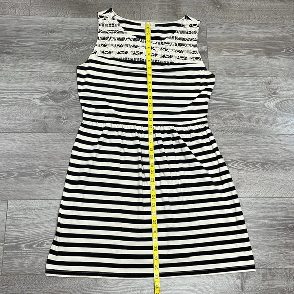 Ann Taylor Loft Petites Sleeveless Black & Ivory Striped Lace Trim Dress MP - Picture 10 of 14